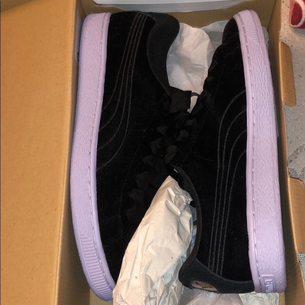 BNIB PUMA Basket Classic Velour VR Black Shoes